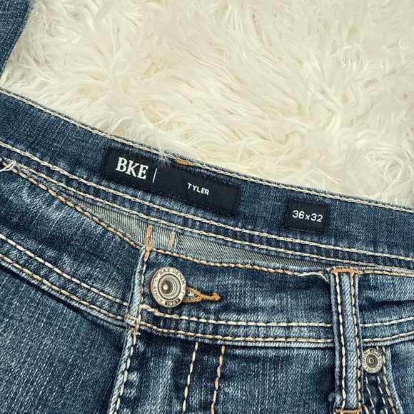 BKE Tyler Classic Blue Jeans - Picture 2 of 4